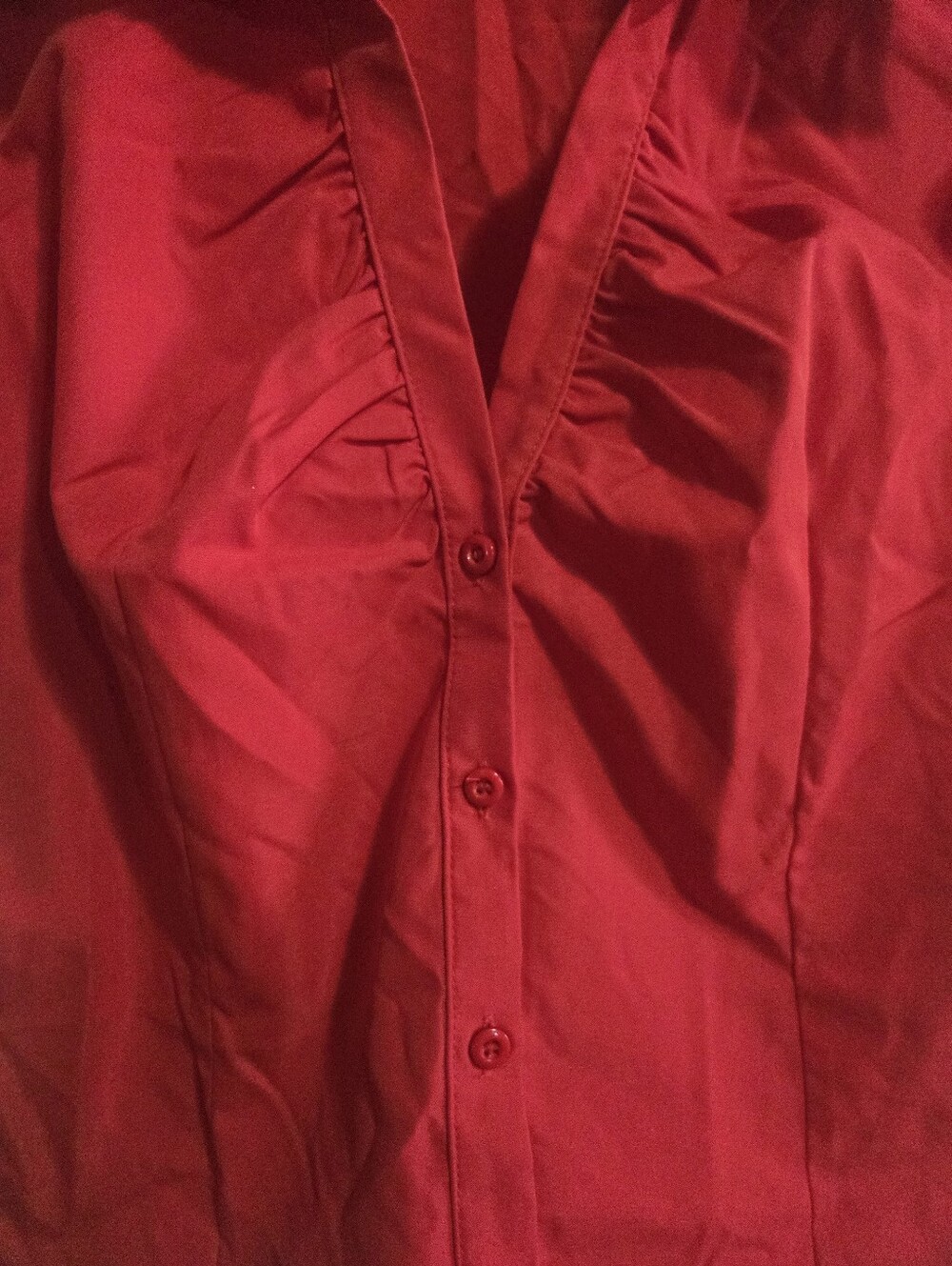 Women’s Red Button-Front Ruched Blouse - Picture 5 of 8